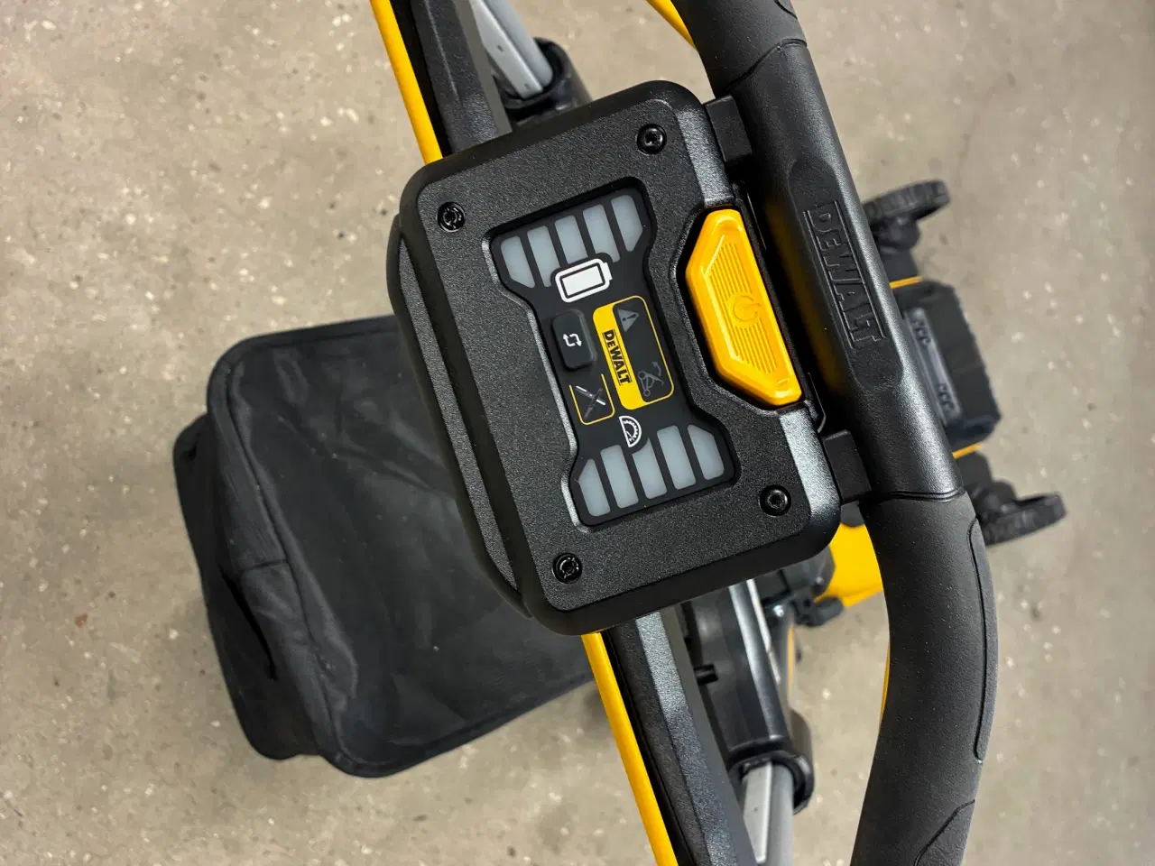 Billede 3 - Dewalt Plæneklipper 