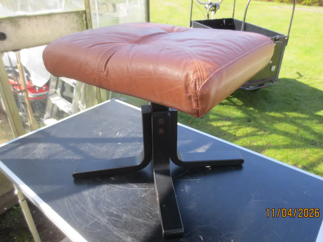 Billede 1 - 1 stk Fodskammel med Brun læder 