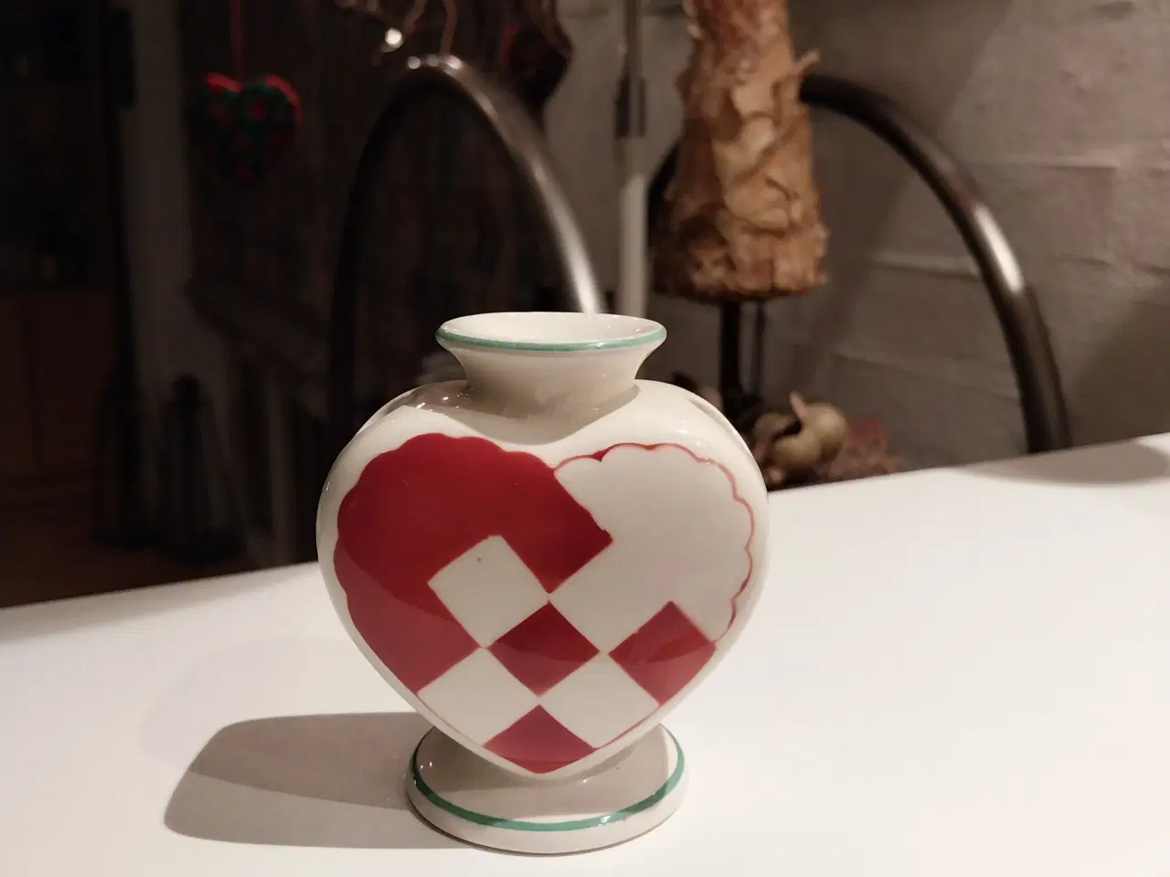 Billede 1 - aluminia hjertestage i rød