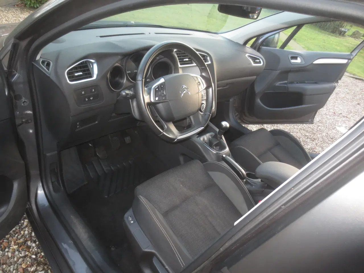 Billede 15 - Fin Citroen C 4 1.6 HDi År 2017. 