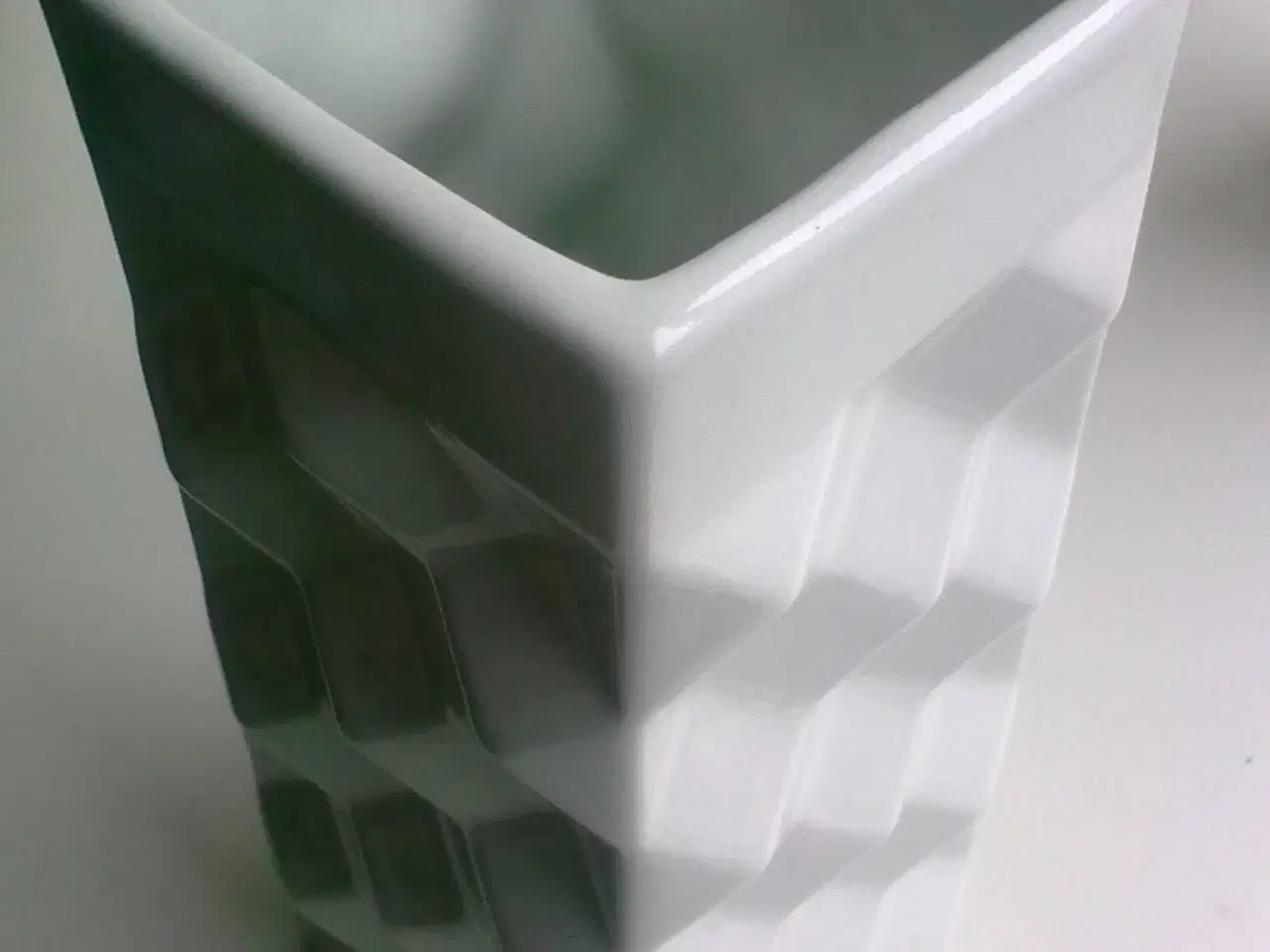 Billede 5 - Nordisk COOL design i HVID Figgjo Flint + DK