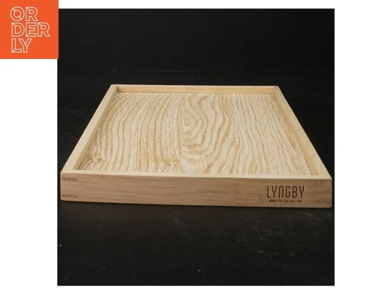 Billede 1 - Træbakke fra Lyngby (str. 31 x 20 cm)