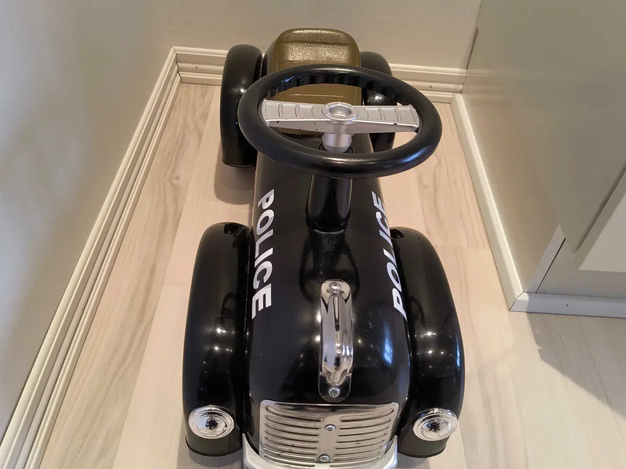 Billede 2 - Gåbil Politi