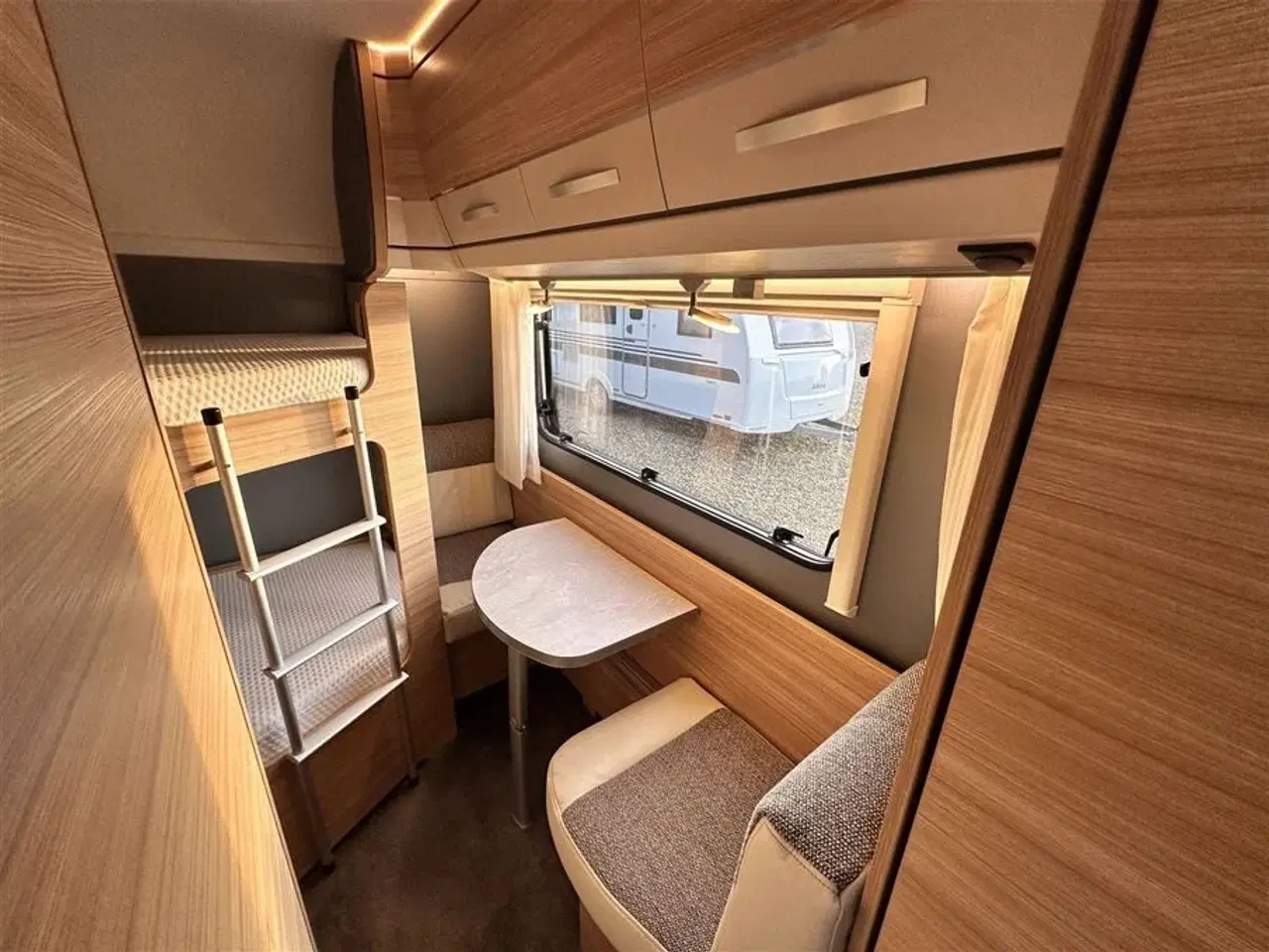Billede 7 - 2019 - Dethleffs Generation Scandi 655 RFK Luksus Vintervogn med Dobbeltseng og xxl køjer.