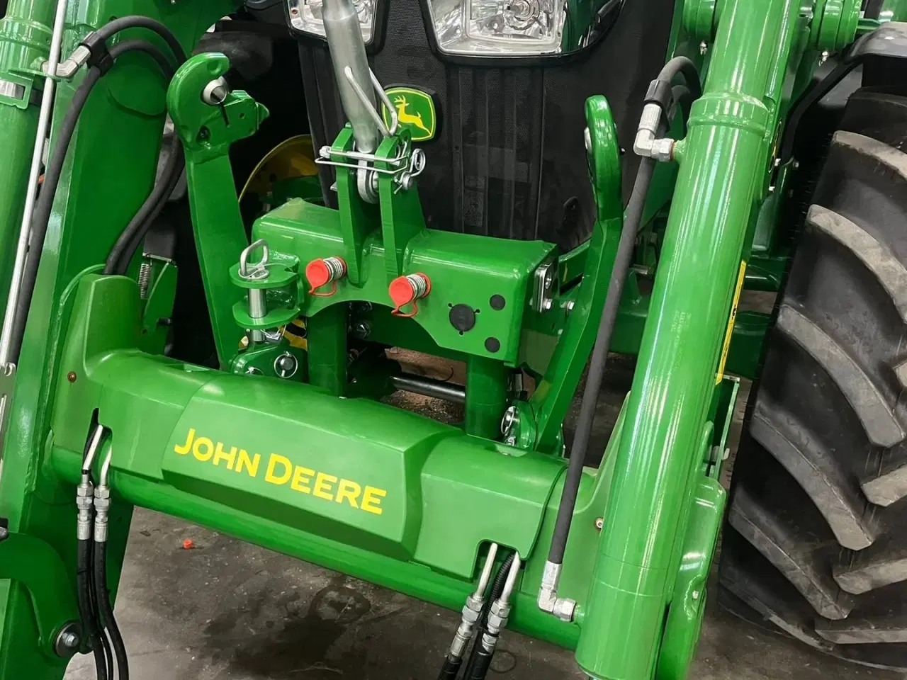 Billede 5 - Sauter Til John Deere Vi kan levere frontlifte til din John Deere traktor til en god pris.