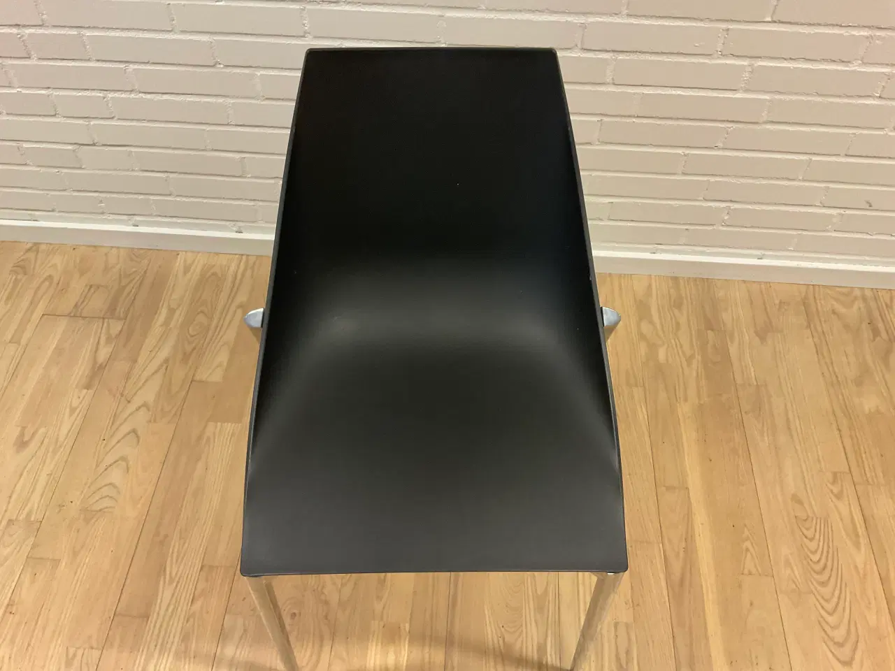 Billede 1 - Spisebord skald stole