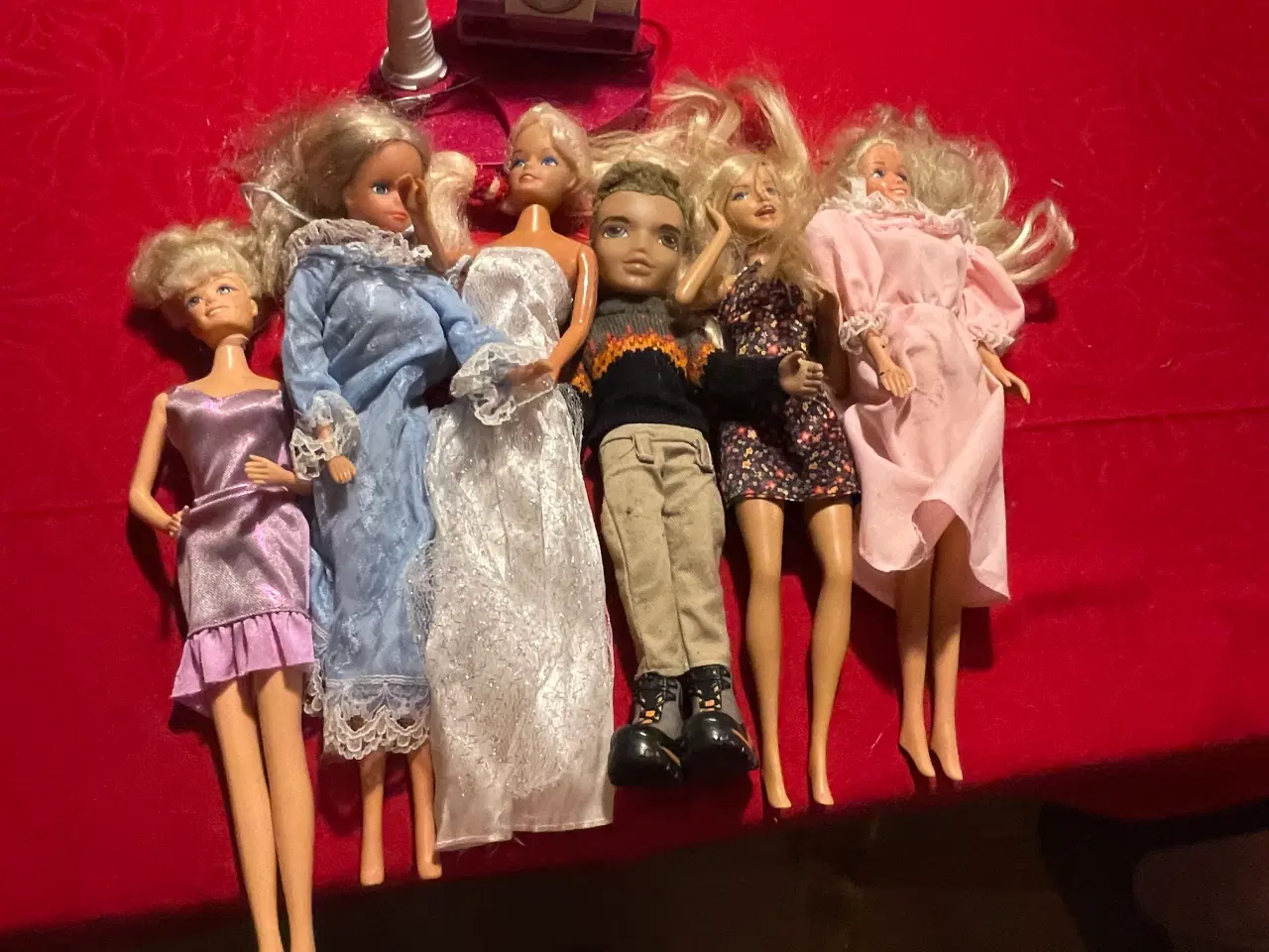Billede 2 - Barbie og andre dukker med tilbehør