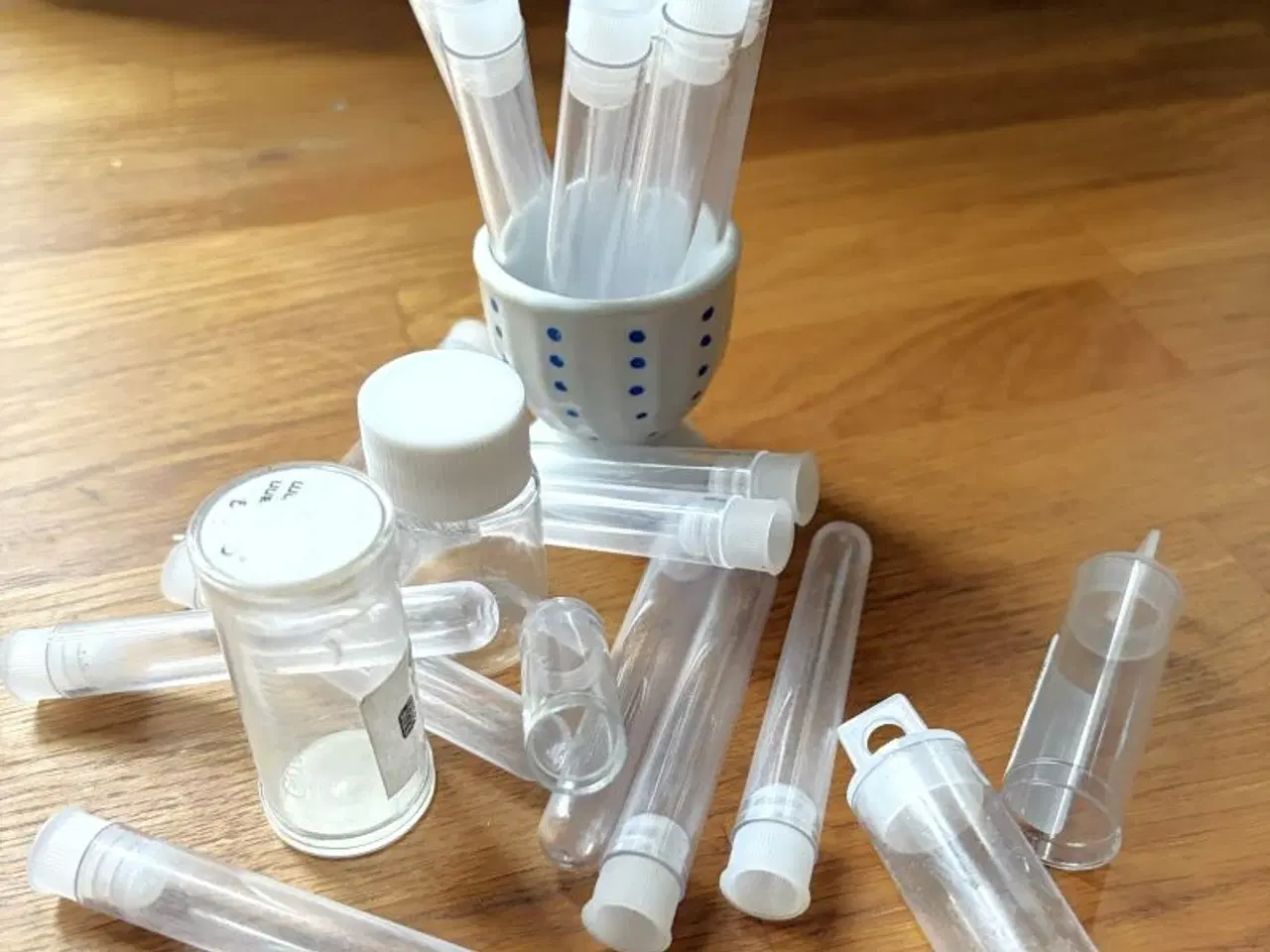 Billede 3 - Forskellige perlerør og opbevaring til krea. 22stk