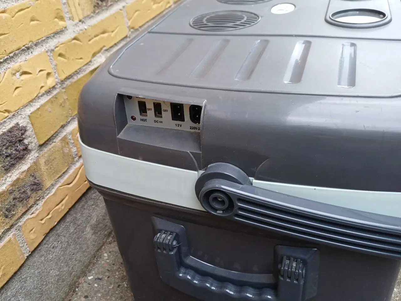 Billede 3 - Kæmpe kølebox, 12 v/ 220 v.