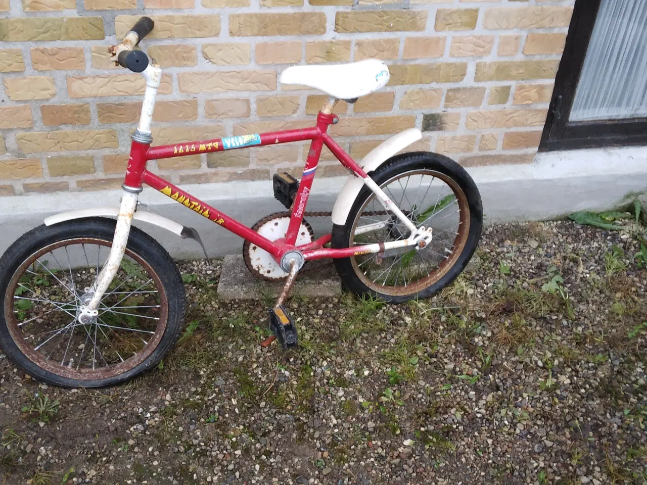 Billede 4 - Cykelskærme og barnecykel bortgives