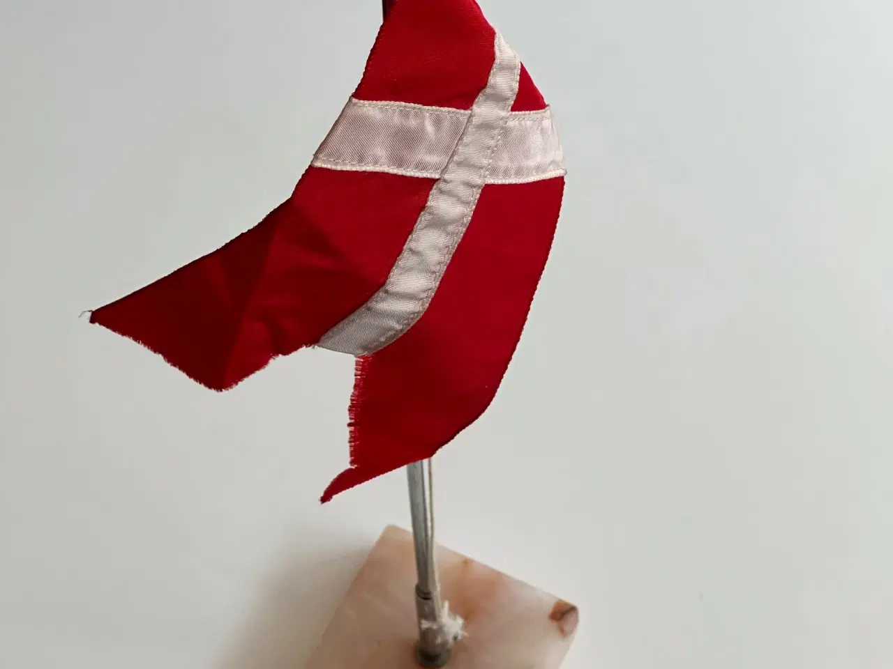 Billede 4 - Bordflag, lyserød base
