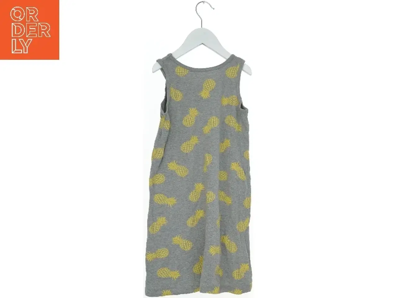 Billede 2 - Grå ærmeløs kjole med ananasmønster fra VRS (str. 128)
