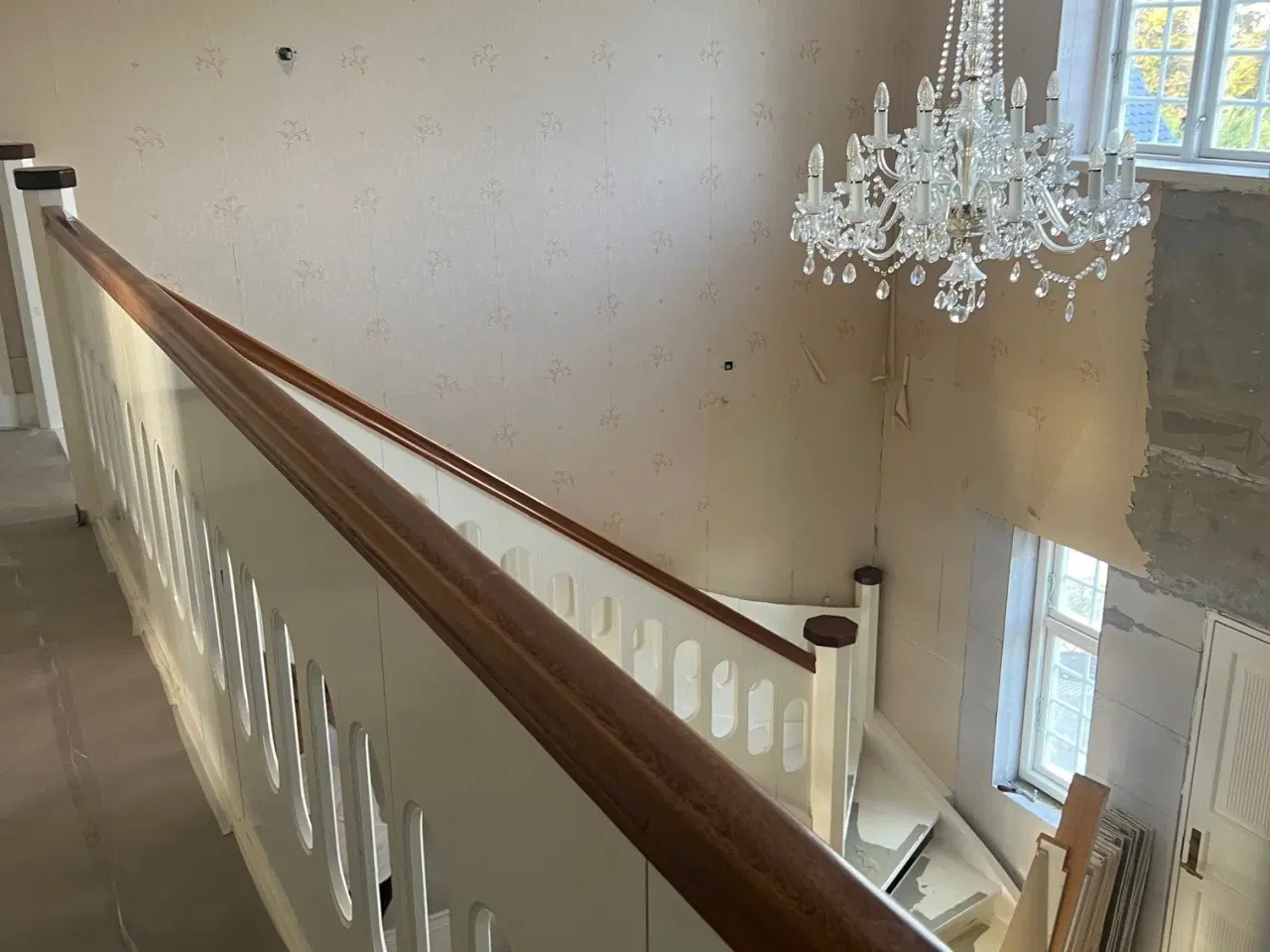 Billede 10 - Håndlavet snedker trappe i malet fyrtræ