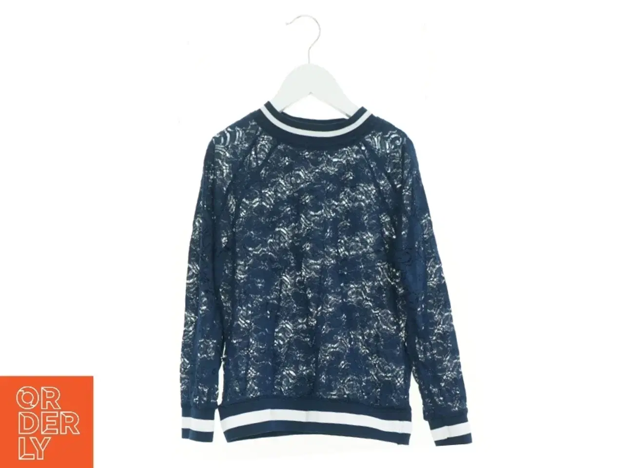 Billede 1 - Bluse (str. 140 cm)