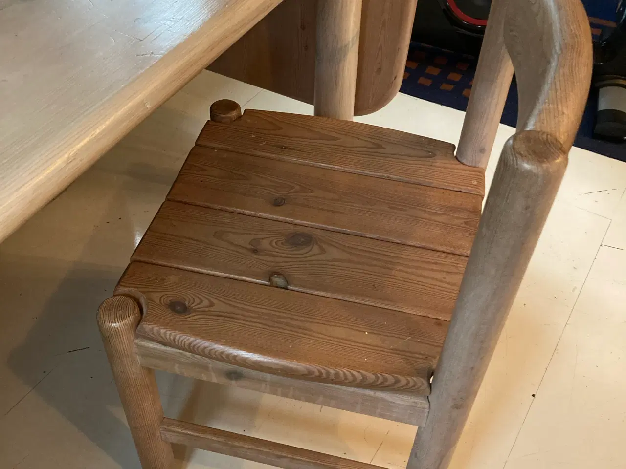 Billede 3 - Spisebord og stole