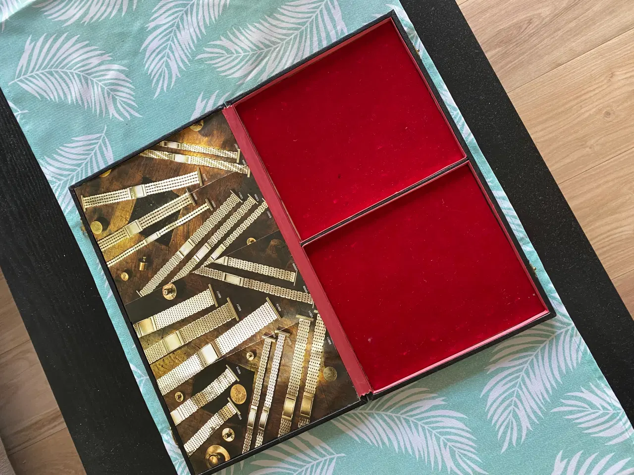 Billede 2 - En meget gammel smykke- og urorganisator/display.