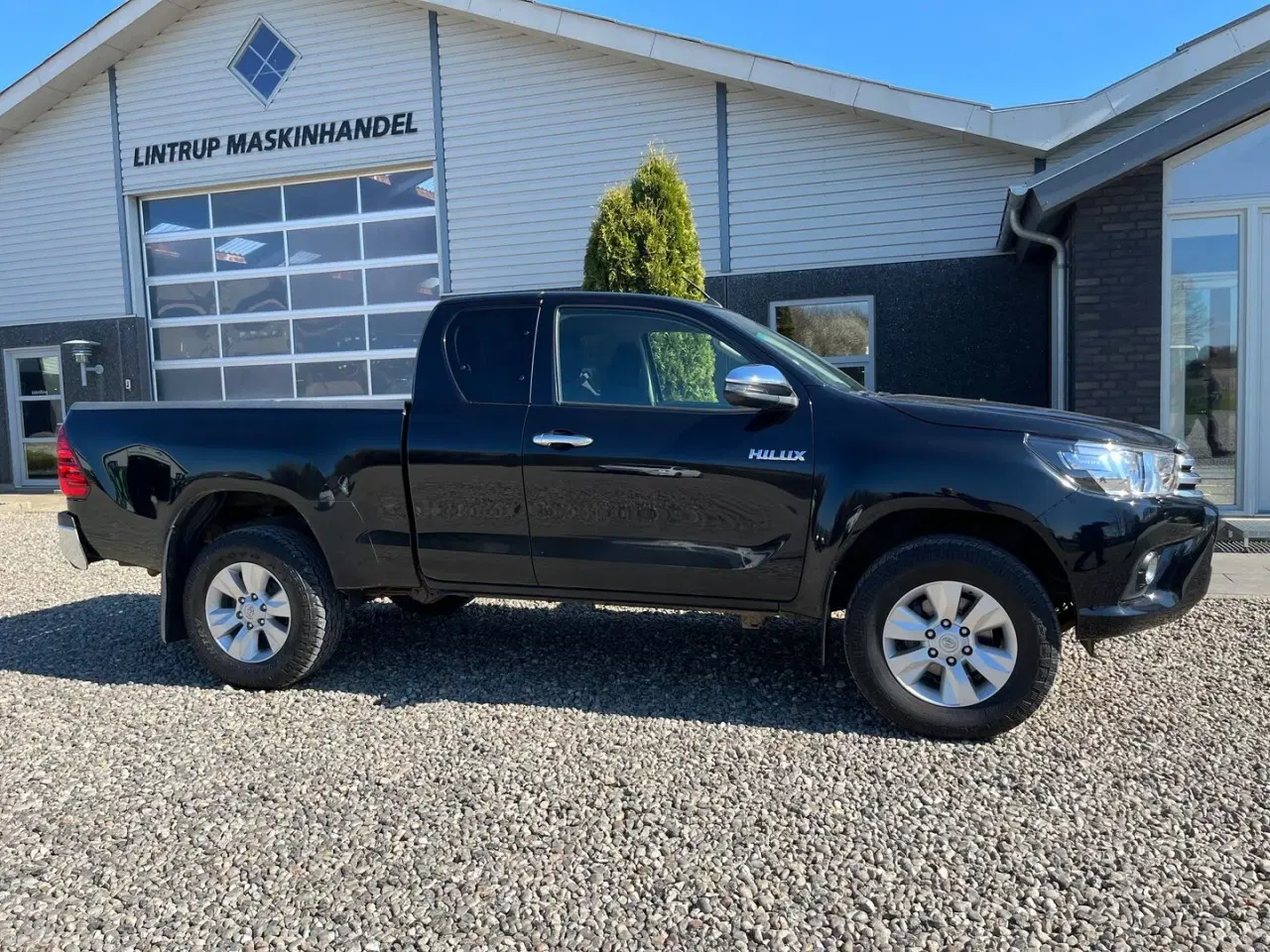Billede 14 - Toyota Hilux 4WD Pick-up med træk til 3200 kg. Meget velholdt