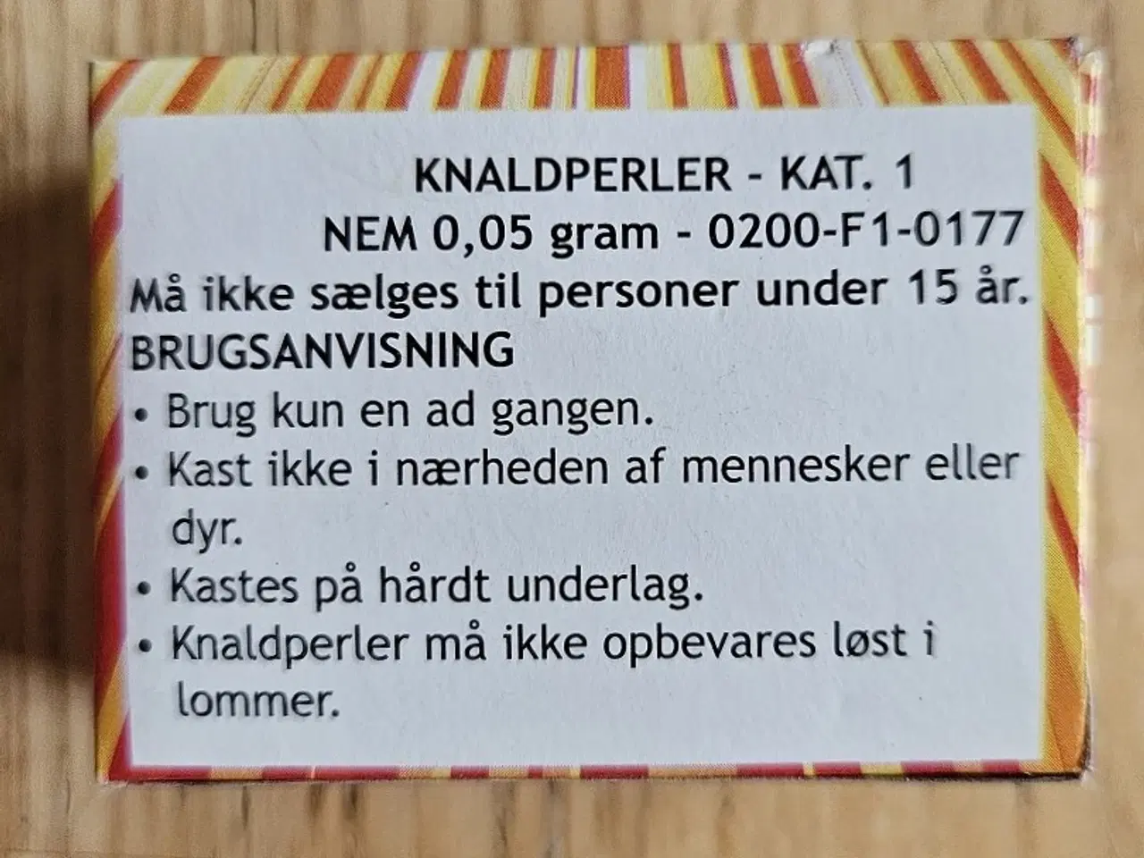 Billede 8 - Nytårsting, guirlander, knaldperler m.v.