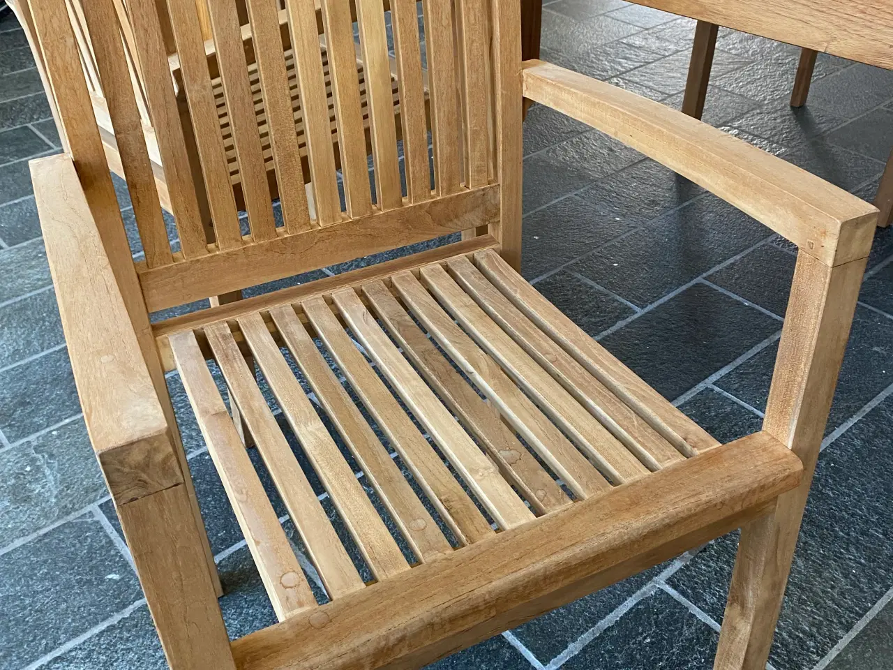 Billede 7 - Gedigent Havebord massiv Teaktræ