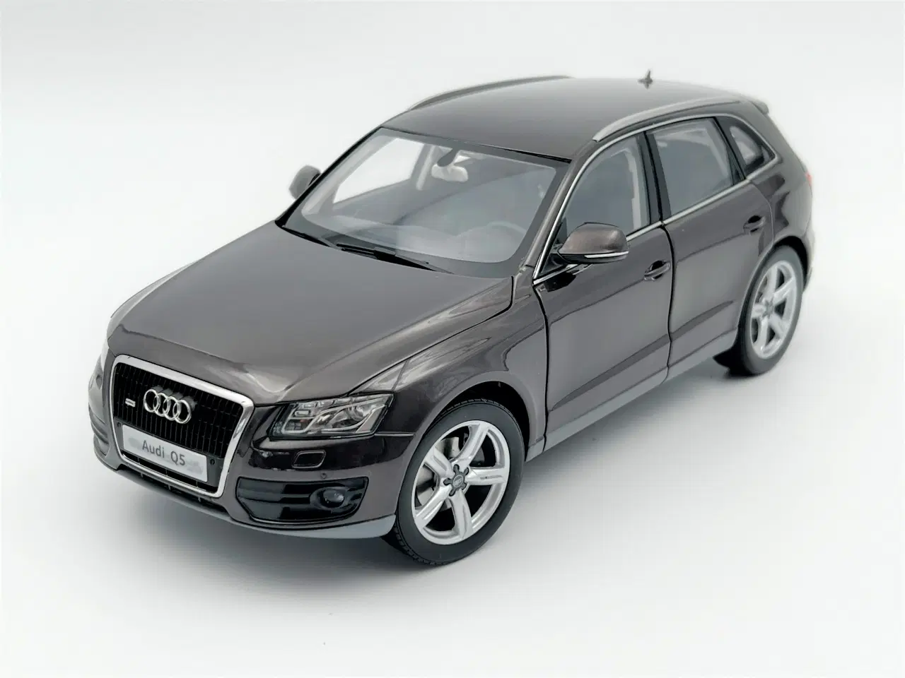 Billede 2 - 2009 Audi Q5 TFSI - 1:18