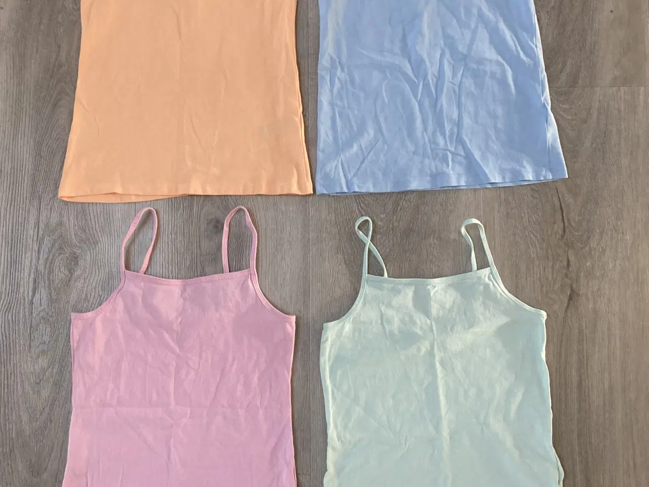 Billede 1 - Toppe i str. 134/140