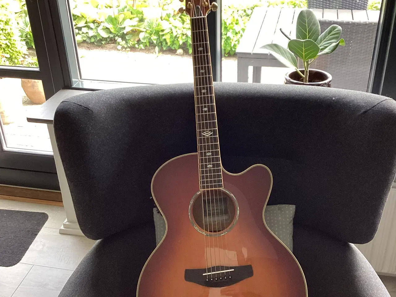 Billede 2 - Yamaha CPX900 Compass Series Electro-Acoustic