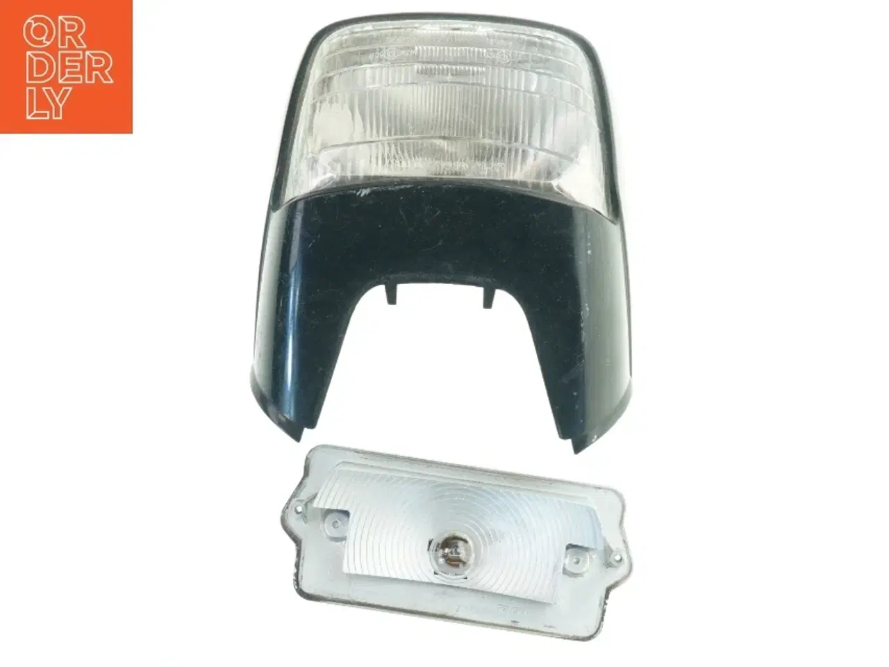 Billede 1 - Baglygte og forlygte til køretøj knallet. Mulighvis peguet pax (str. 24 cm)