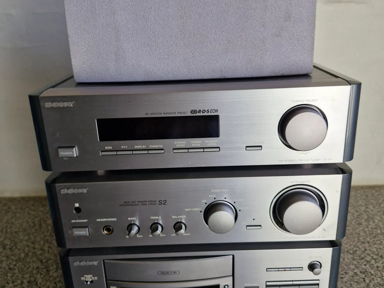 Billede 1 - Sony anlæg med fm am tuner, cd og kastteafspiller