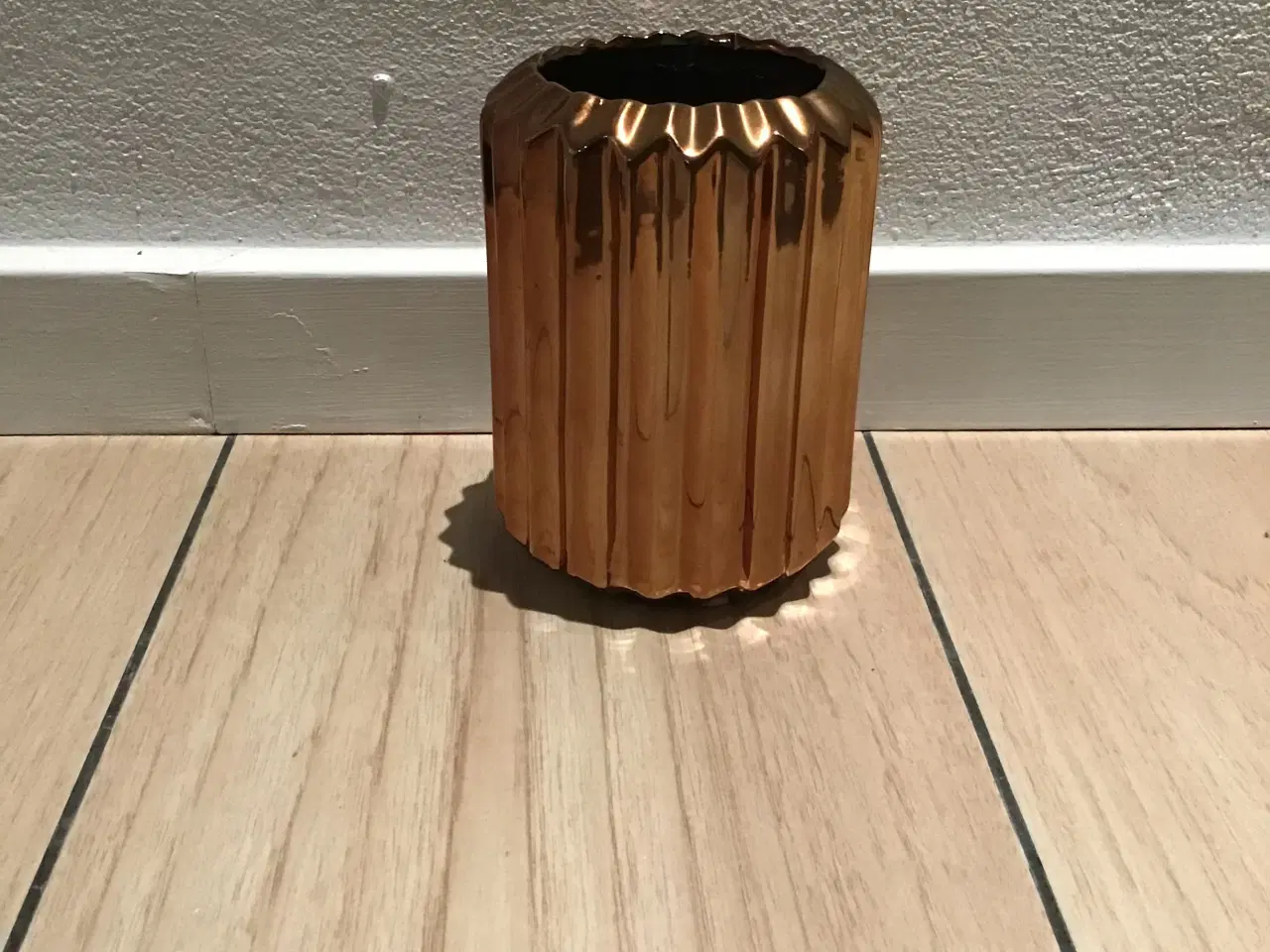 Billede 1 - Kobber farvet vase 12,5 cm høj