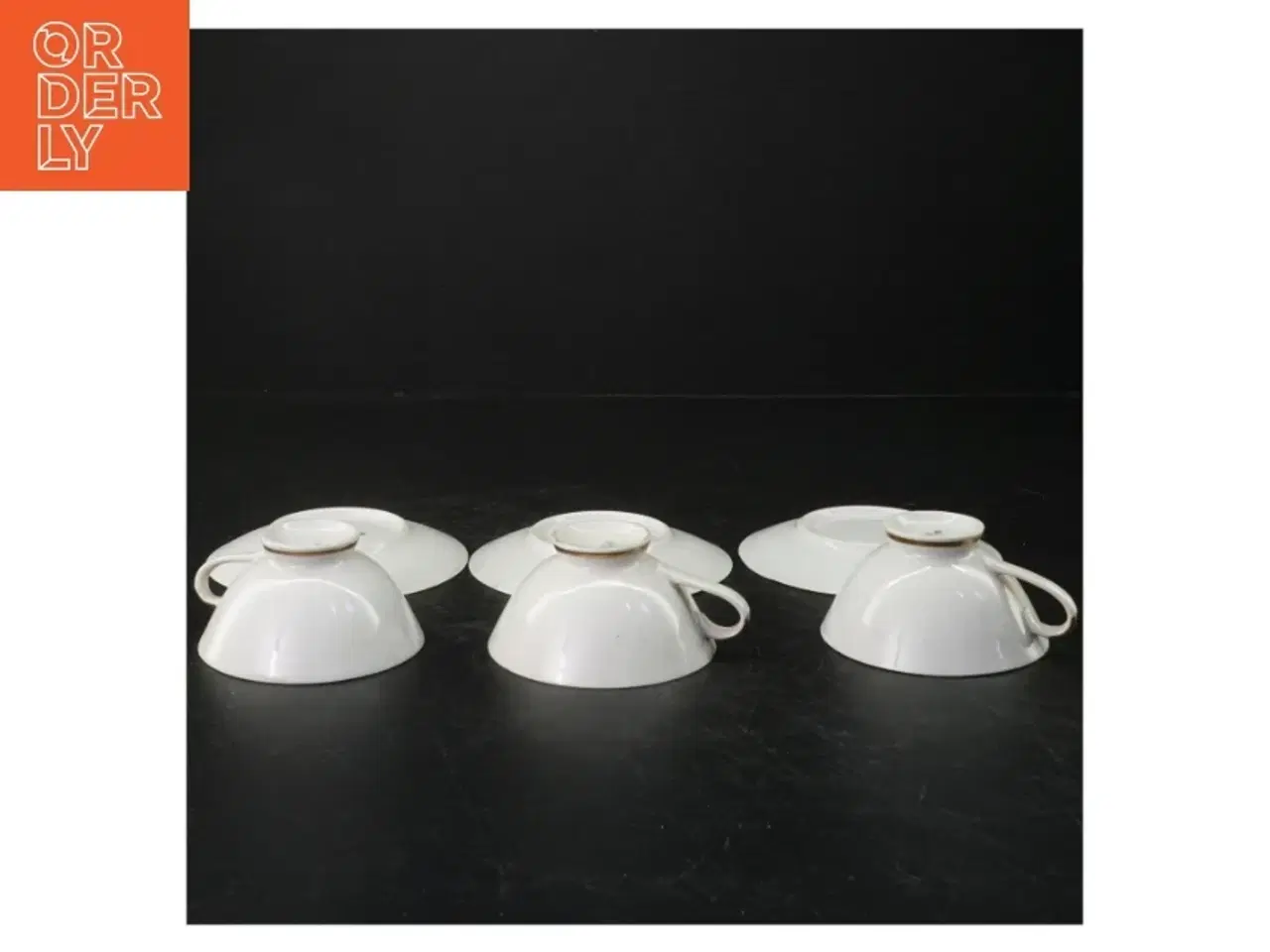 Billede 3 - Porcelænskopper med underkopper fra Bavaria (str. Kopper. ø. 9 cm. tallerkener. ø. 12 cm)