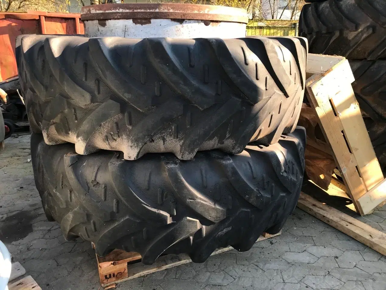 Billede 1 - Goodyear 520/70R38