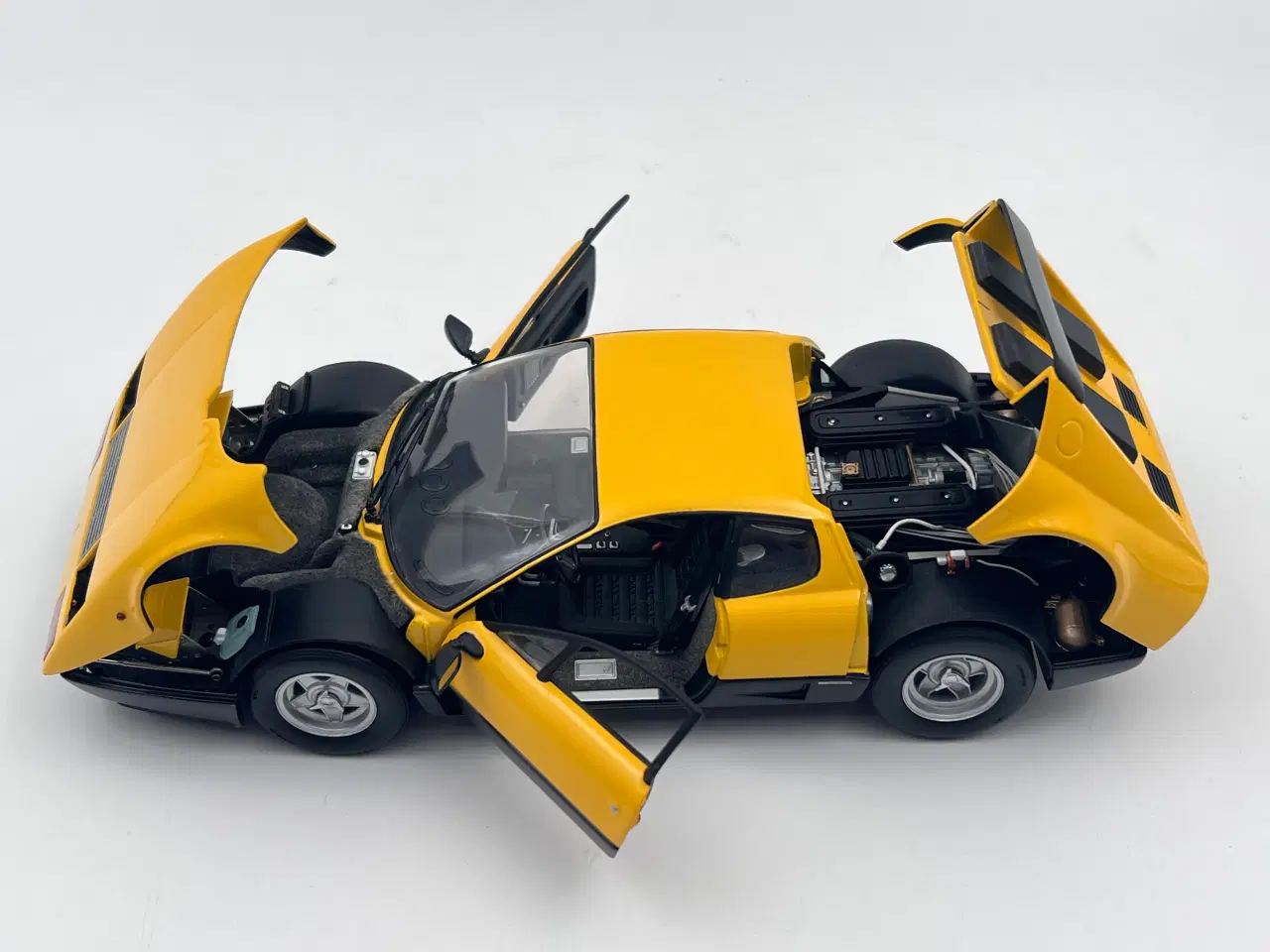 Billede 5 - 1976 Ferrari 512 BB Giallo Fly - Kyosho - 1:18  