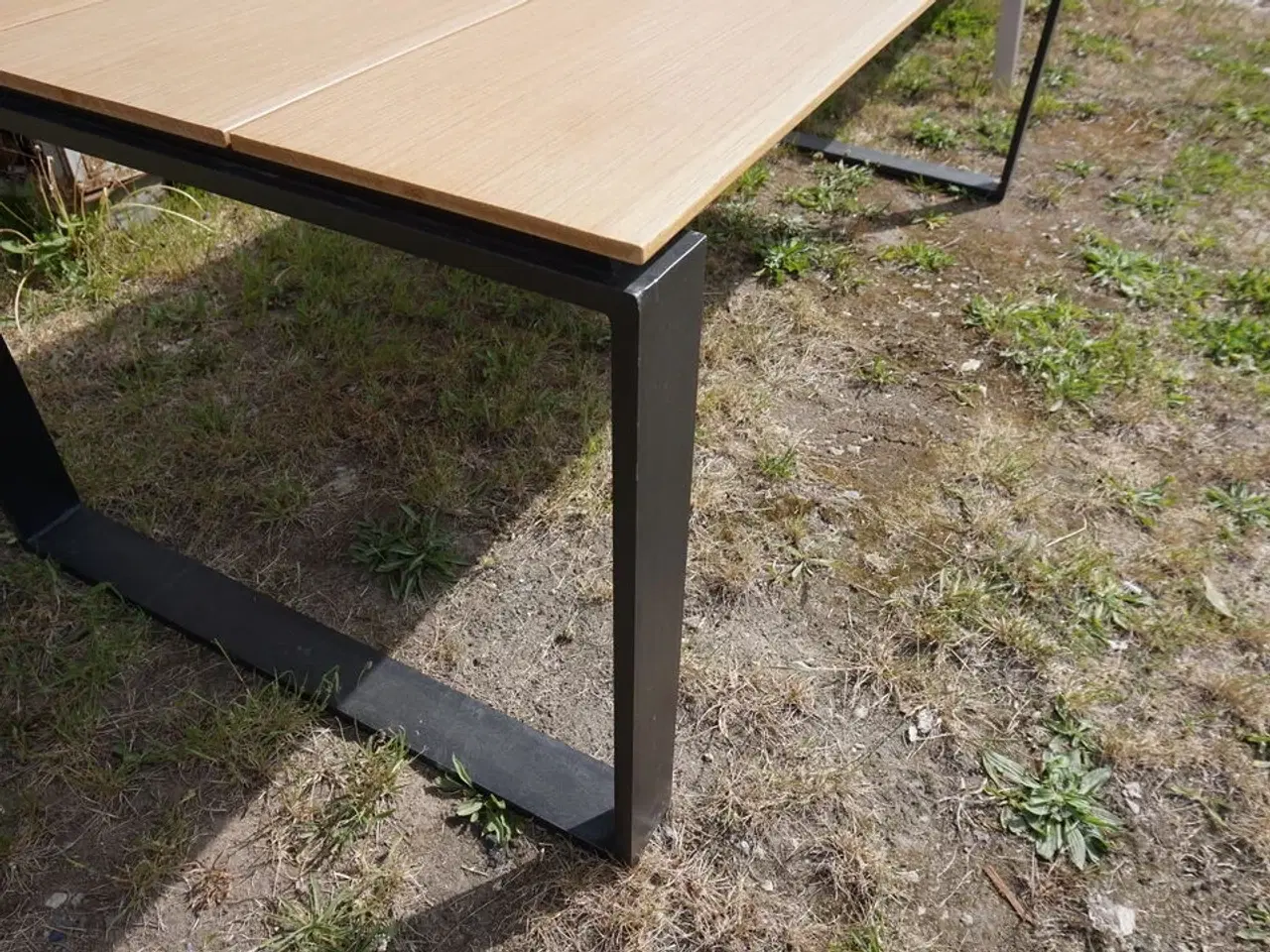 Billede 3 - Lyngsø havebord teaklook Nonwood/Sort 210x100 cm