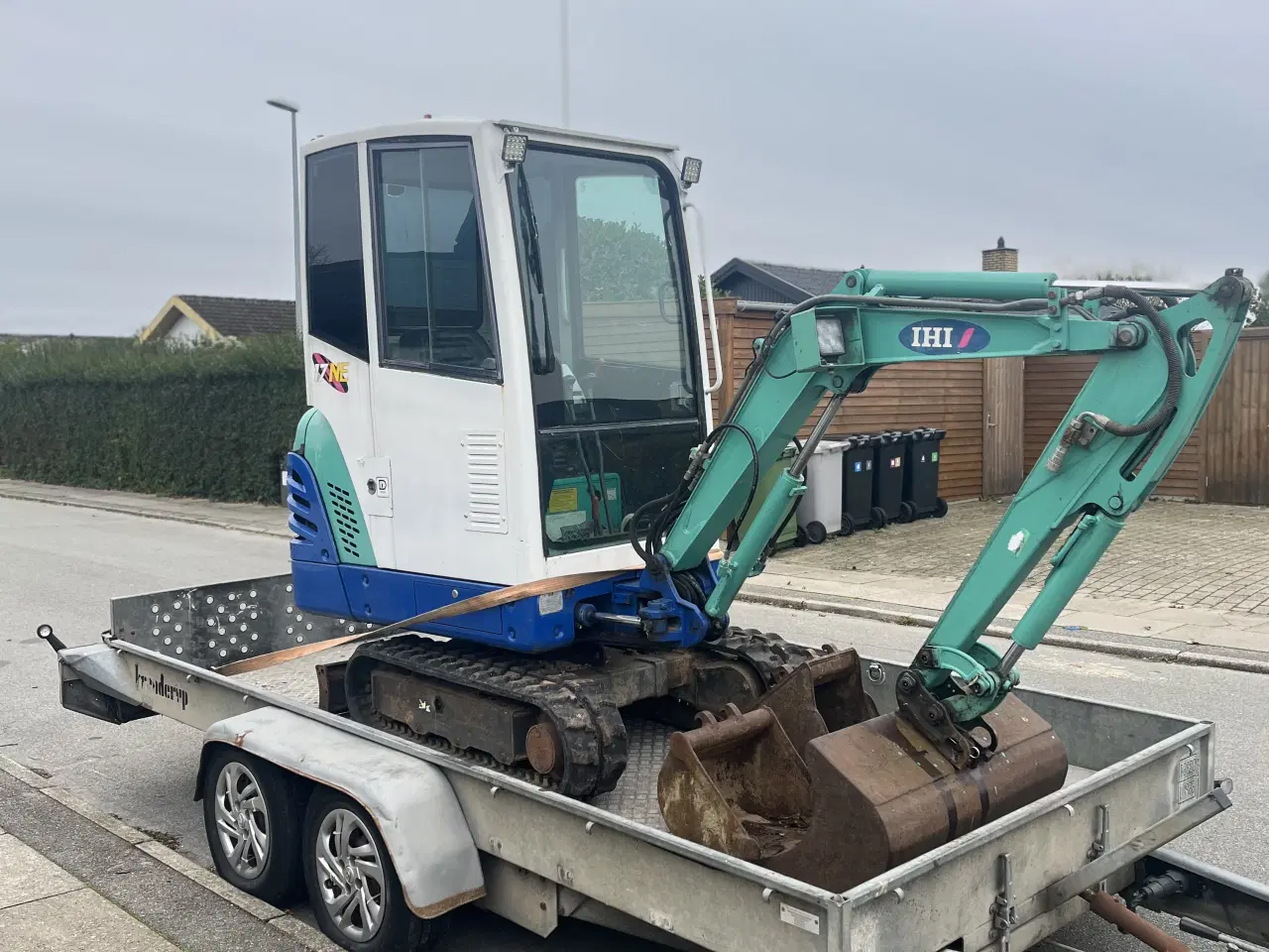 Billede 1 - Minigraver m. Fører