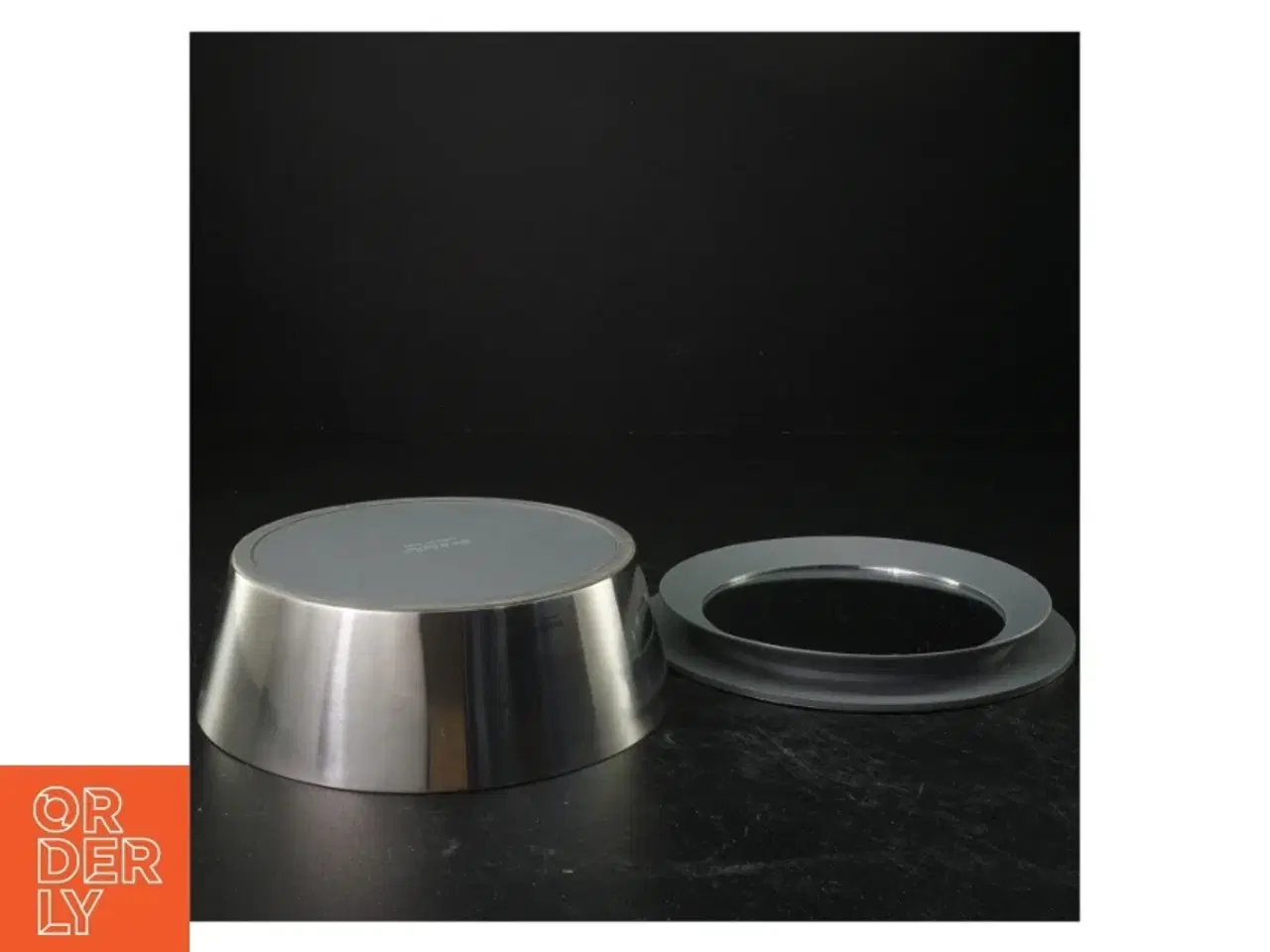 Billede 1 - Rundt metal dåse og låg fra Eva Solo (str. 18 x 6 cm)