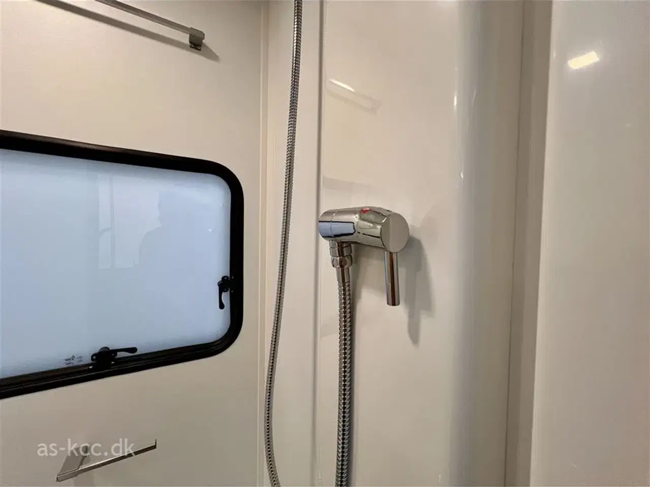 Billede 35 - 2025 - Adria Altea 502 UL Kampagne   Adria Altea 502 UL årg. 2025 5 Sovepladser, 4 Siddepladser 60 Selection jubilæumsmodel  med meget udstyr.