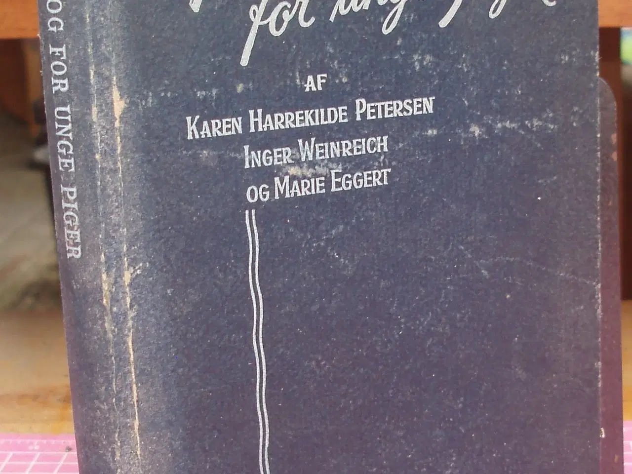 Billede 1 - Køkkenbog for unge Piger