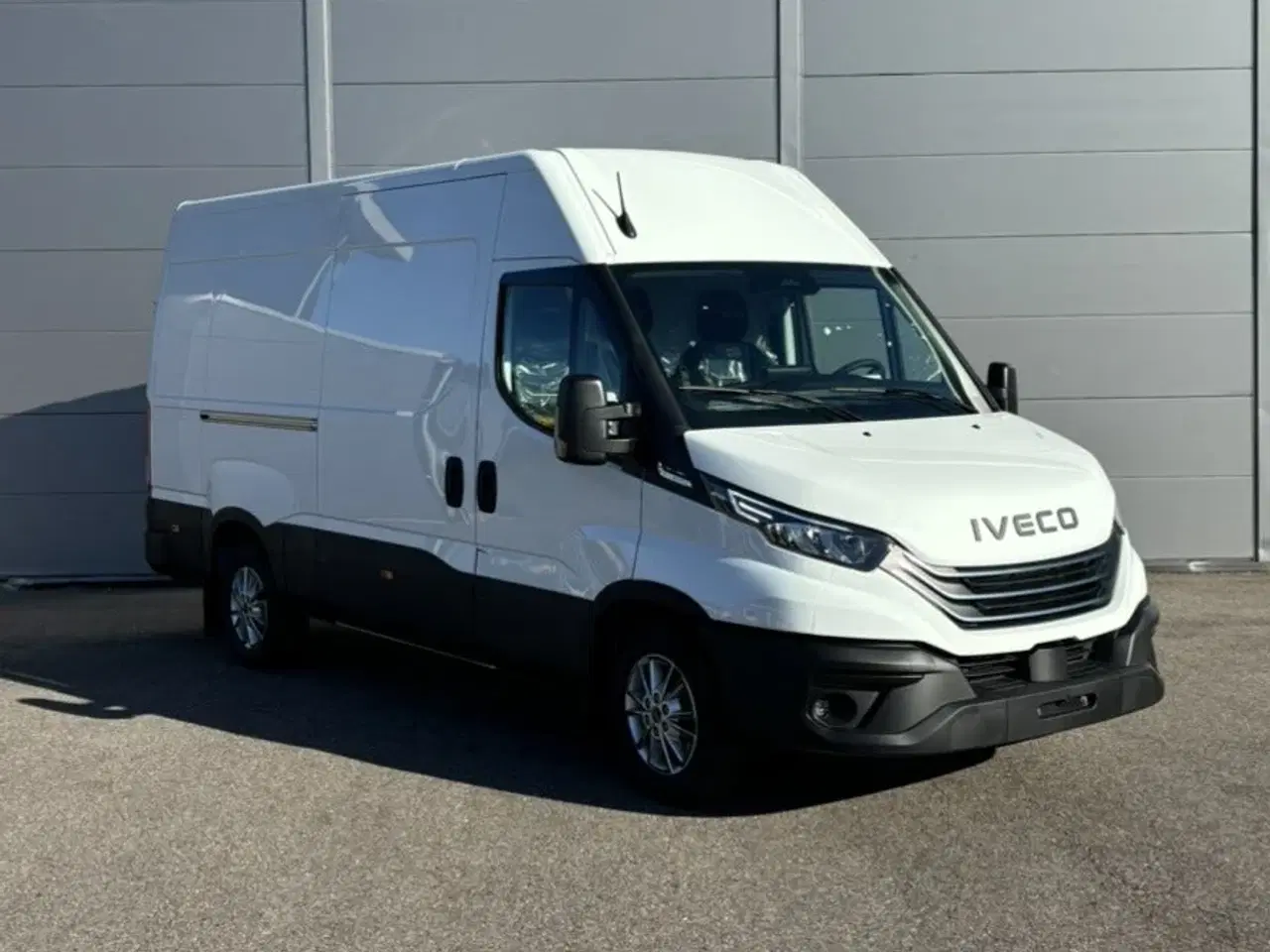 Billede 1 - Iveco Daily 3,0 35S18 12m³ Van AG8