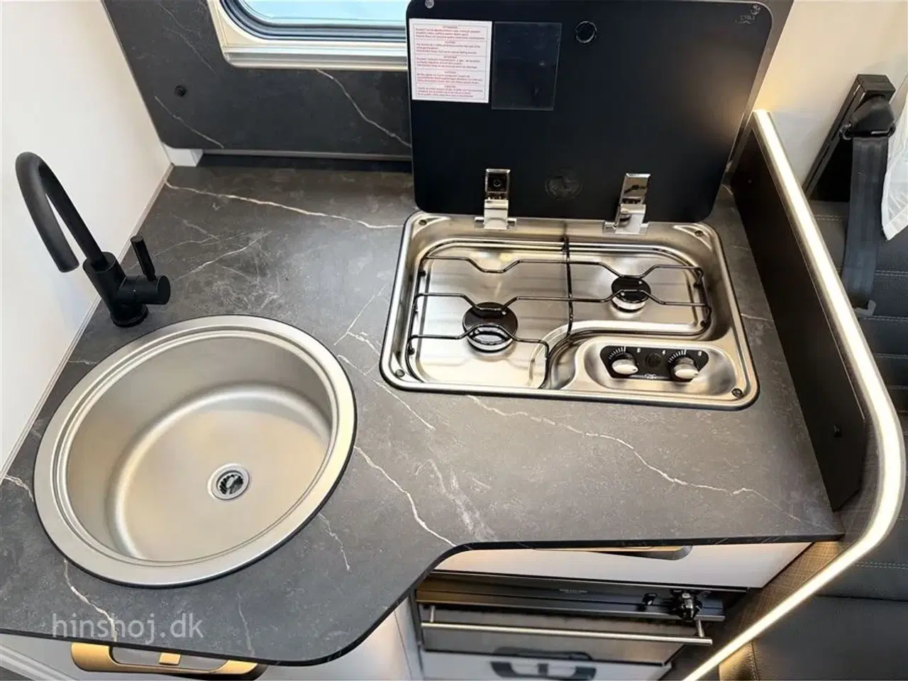 Billede 19 - 2026 - Etrusco I 7400 QBC Scandic Edition   Etrusco by Hymer er Italiensk Elegance og Komfort fra Hinshøj Caravan