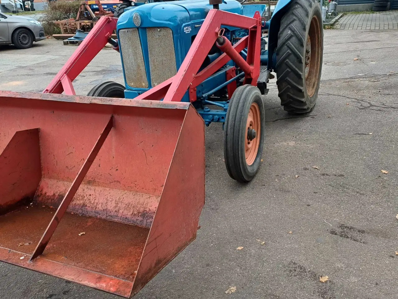 Billede 4 - Traktor med frontlæsser 