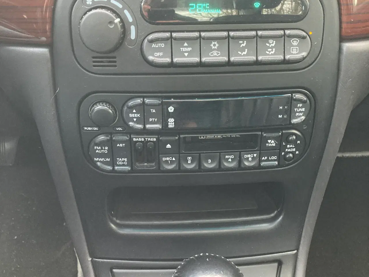 Billede 8 - Chrysler 300M – Masser af bil for pengene! 