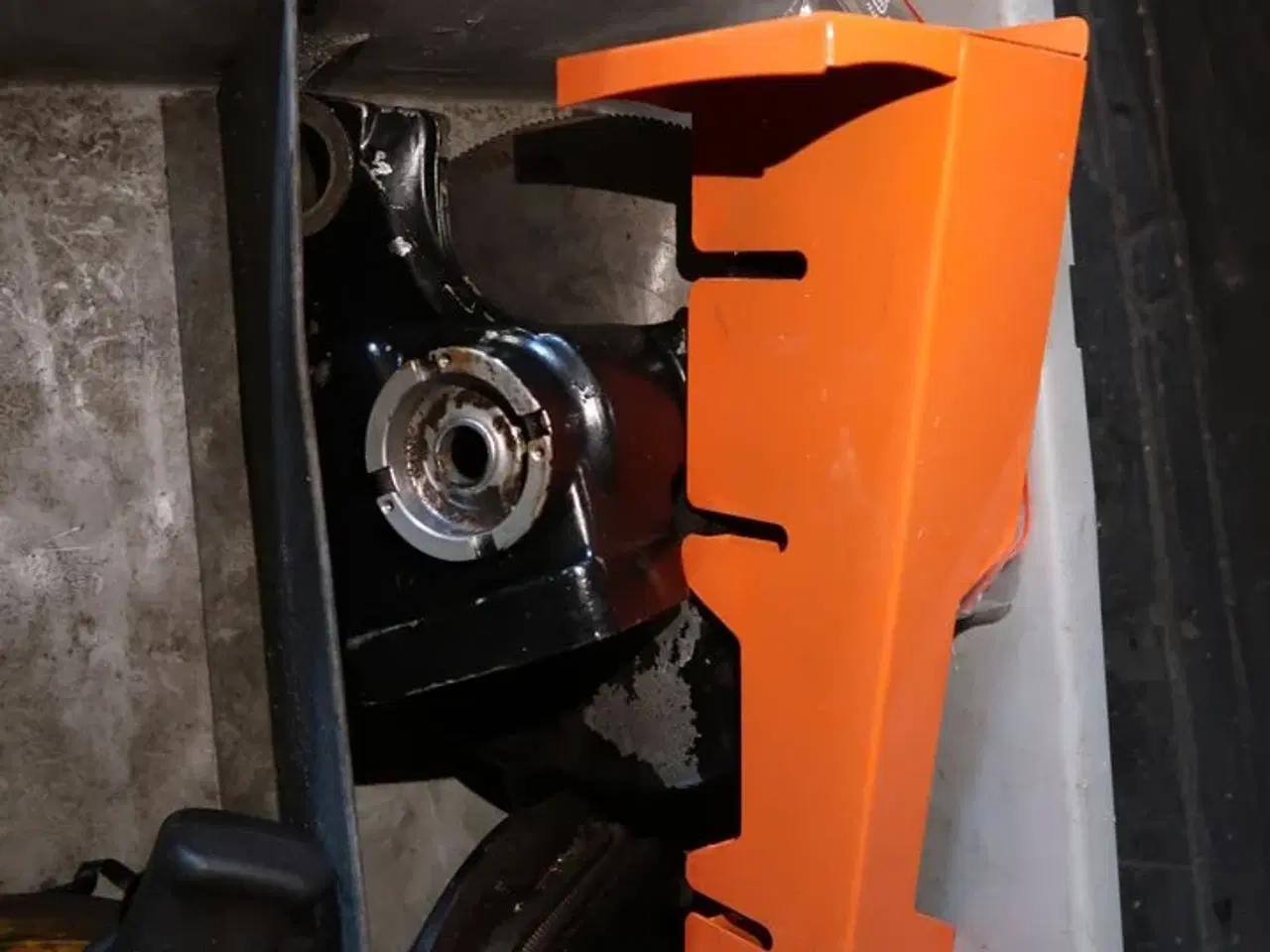 Billede 3 - Kasse med div. Værktøj bl.a. afkorter REMS Turbo