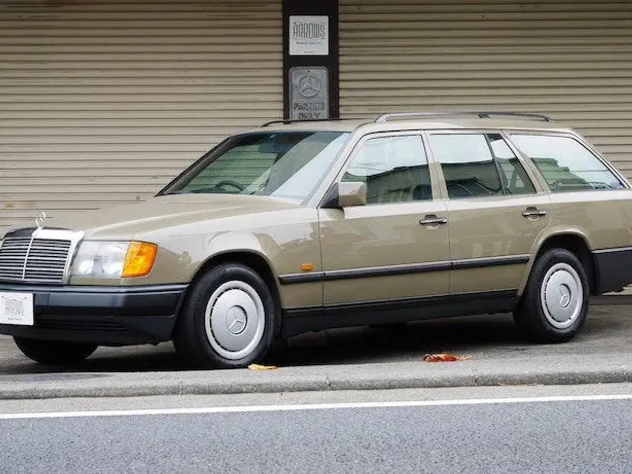 Billede 1 - Købes: Mercedes W124 stationcar