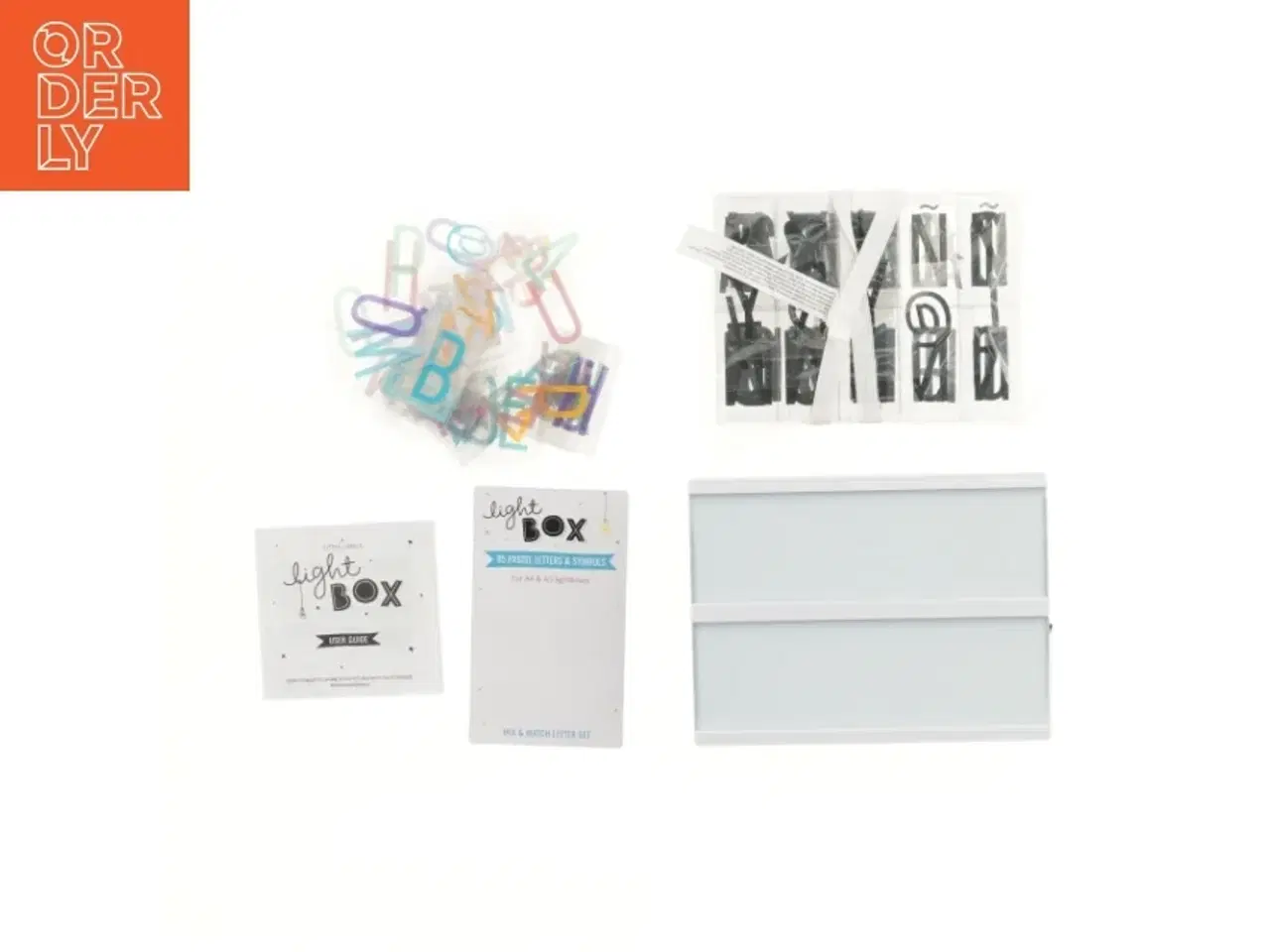 Billede 1 - A Little Lovely Company Lightbox med bogstaver og symboler (str. 20x15 cm)