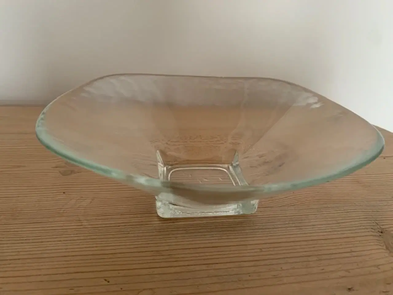 Billede 3 - Glasfad med firkantet fod