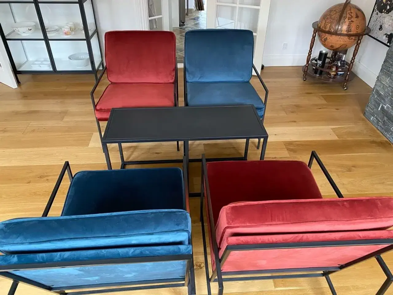 Billede 3 - 2 røde velour stole sælges
