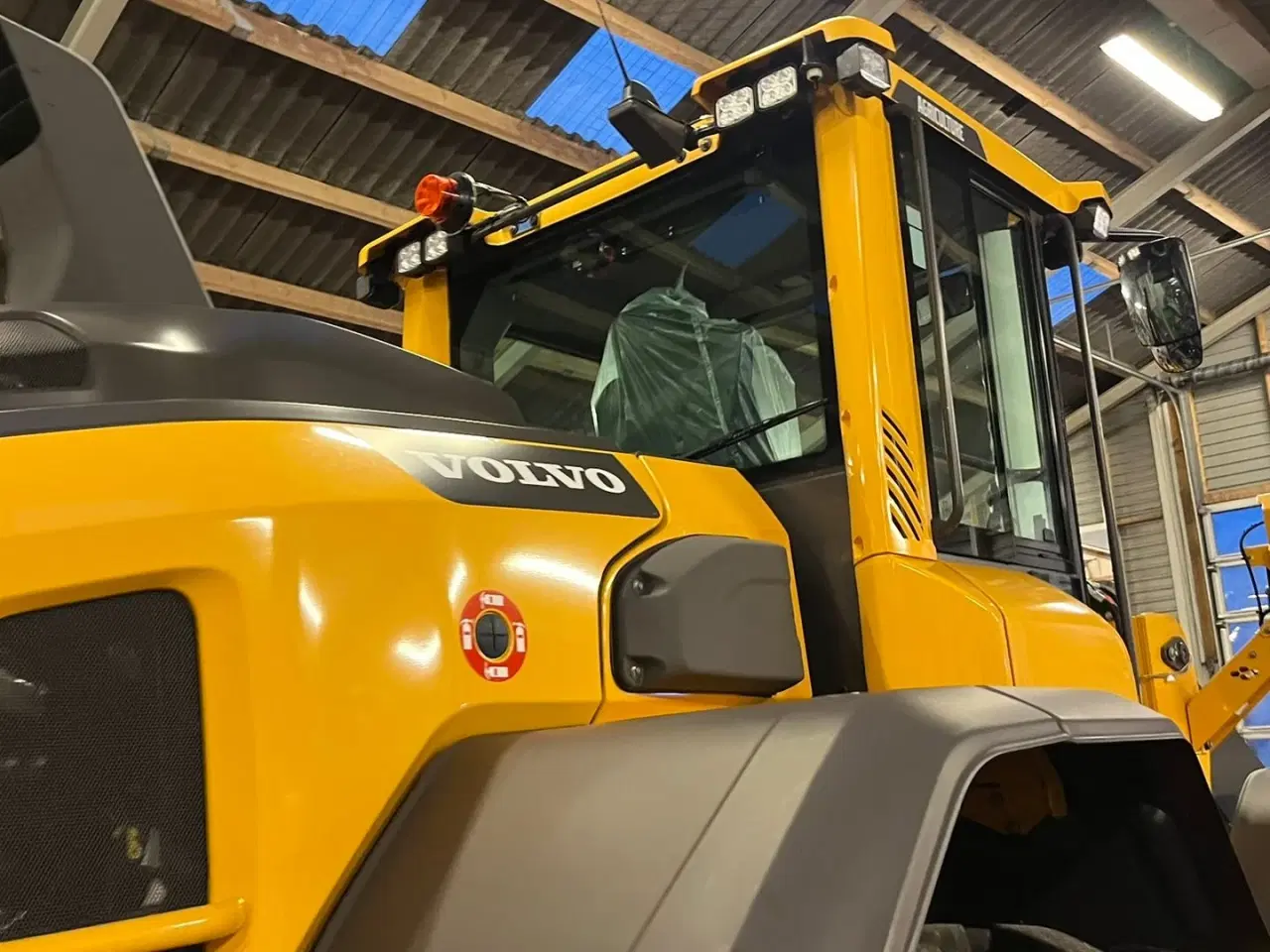 Billede 17 - Volvo L 70 H H2 BEMÆRK MED GARANTI FRA VOLVO FREM TIL DEN 30.11.2026. AGRICULTURE DK-maskine med lang arm, Co-Pilot & med 750mm Michelin MEGA X BIB hjul.