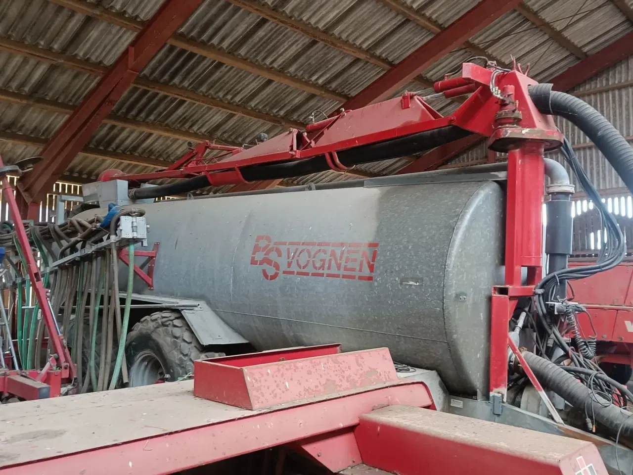 Billede 2 - BS  vognen 16 tons - galvaniseret Med 12/16 meter bom, pumpekran & flowmeter