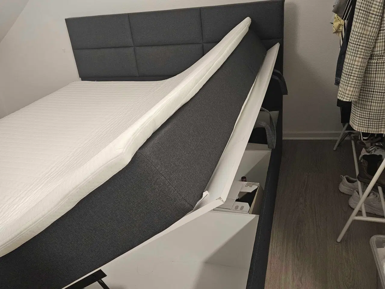Billede 2 - Næsten ny Dobbeltseng med opbevaring