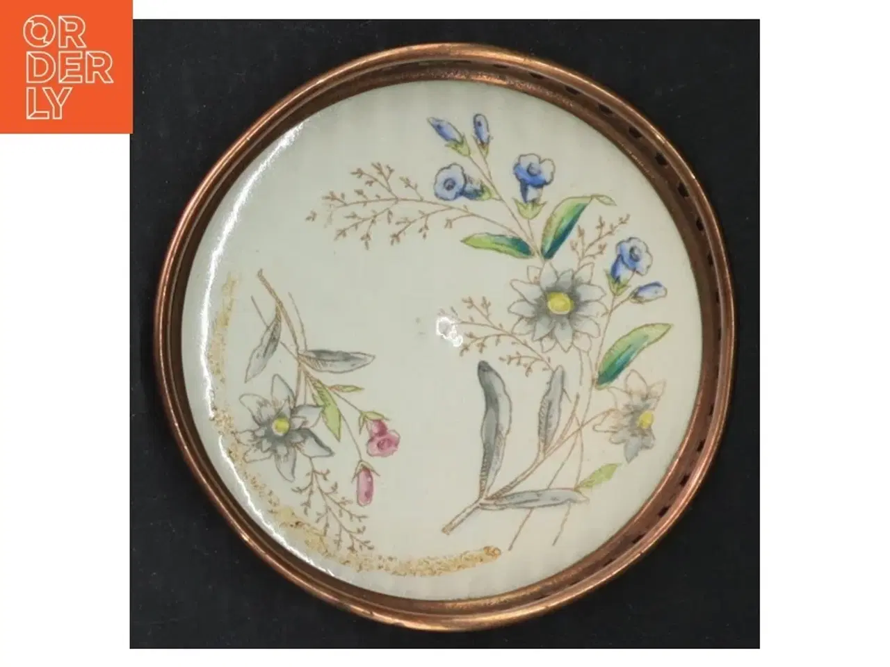 Billede 5 - Porcelænsbakker med blomsterdekoration (str. Ø. 9 cm og. ø 7 cm)